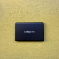 (2x) T7 4TB Portable SSD - Fast USB-C External Drive