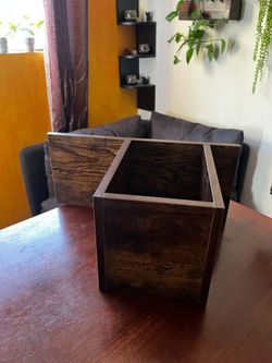 Wall mounted shelf