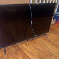 32 inch roku tv with remote and HDMI INCLUDED 
