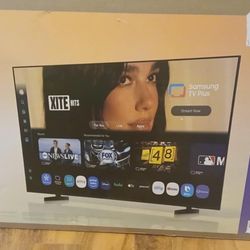 BRAND NEW Samsung 43" Crystal UHD 4K Smart TV (Model: U7900F - 2025)