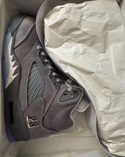 New men’s Size 9.5 Jordan 5 Wolf Grey
