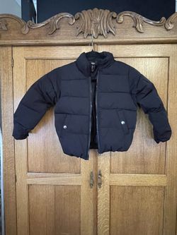 Girls Black Puffer Coat. Size 5/6