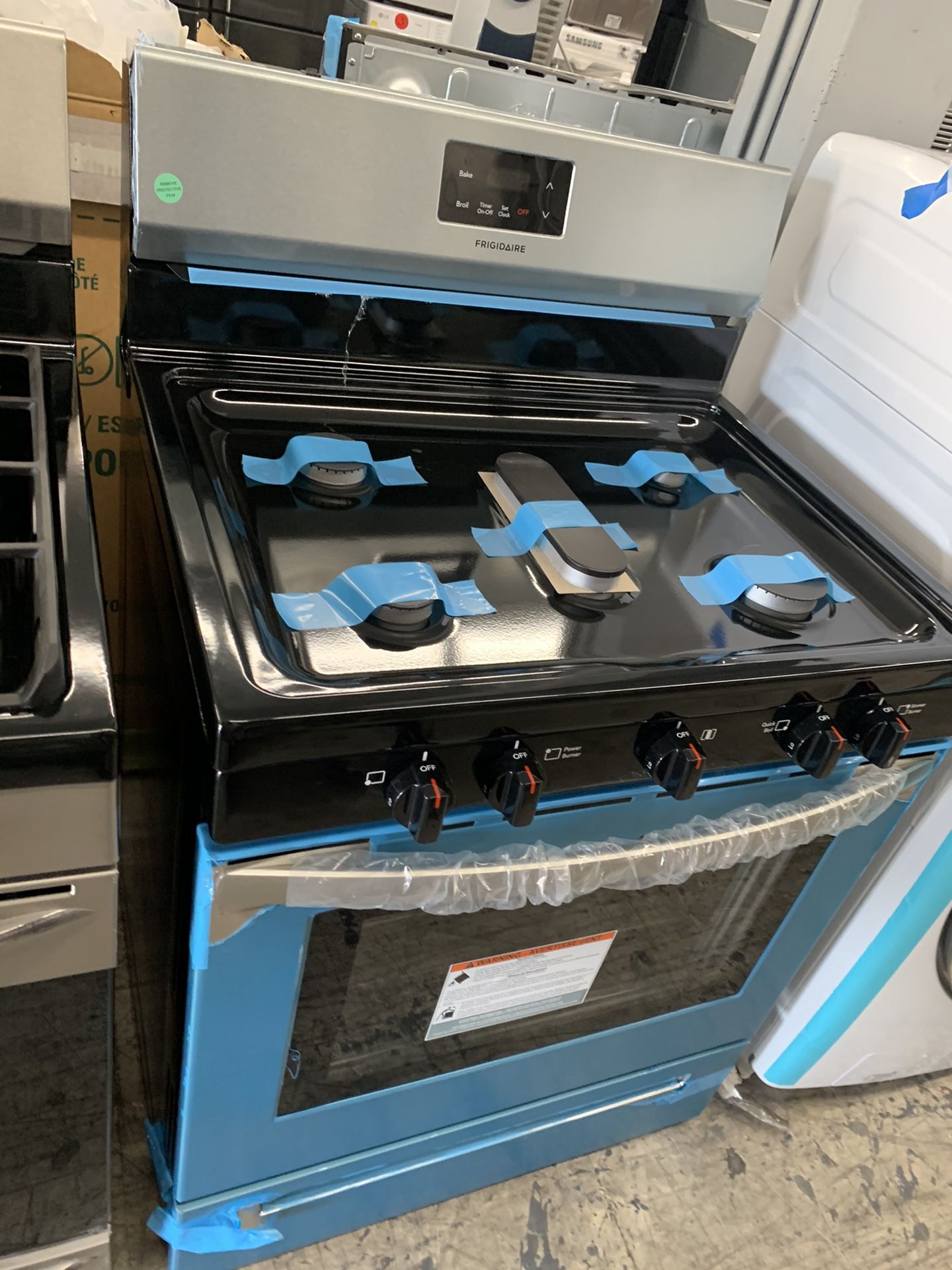 Frigidaire 30” gas stove in stainless steel open box
