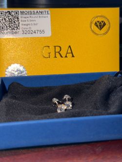 Classic 5mm Moissanite Stud Earrings