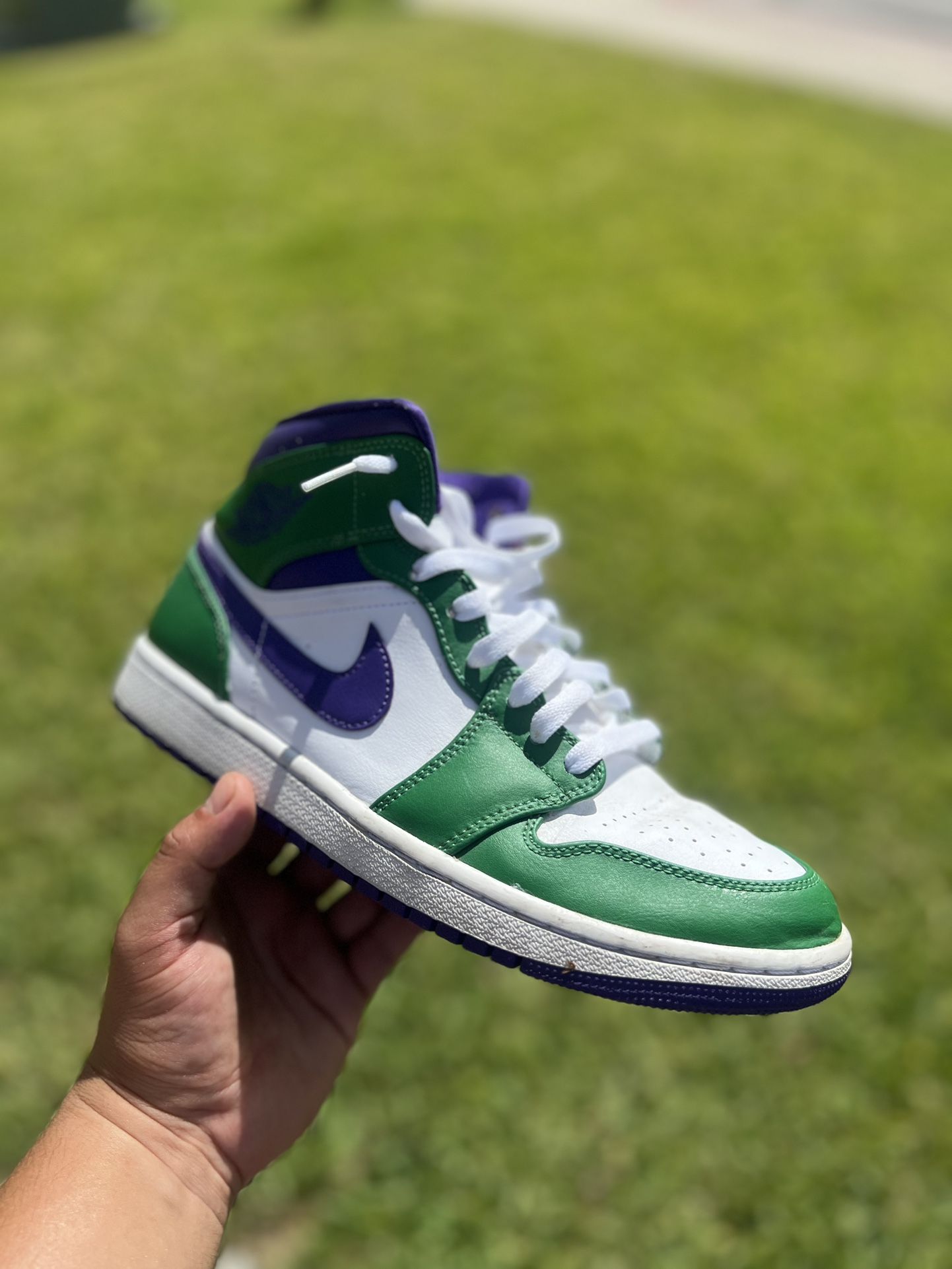 Jordan 1 Mid “Hulk”