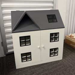 Dollhouse 