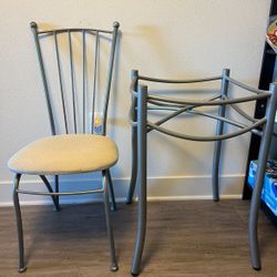Amisco Kitchen Table & Chairs Set
