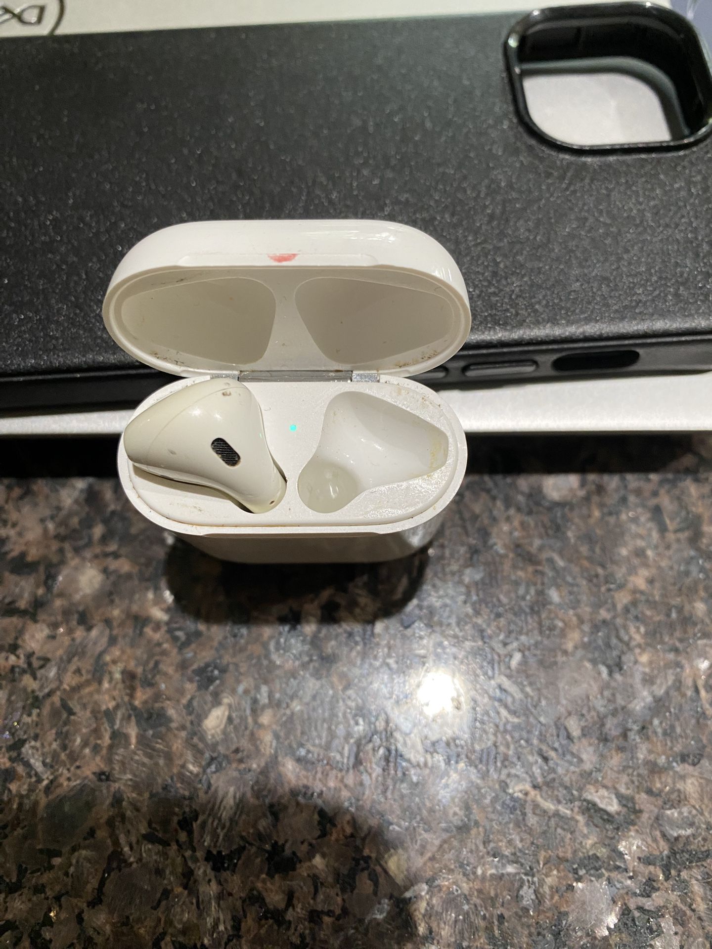 Apple Air Pod And Charging Case