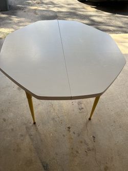 White Table  has 1 Leaf and Sunshine Yellow Legs