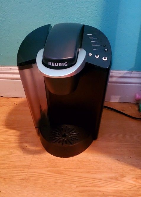 Keruig Coffee Maker..Uses Coffee Pods...like New!