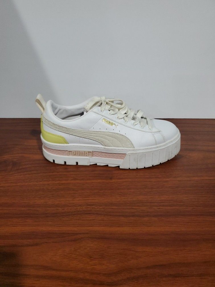 Puma Mayze White Lotus Women's Size 9.5 Platform Leather Sneakers 381983-03