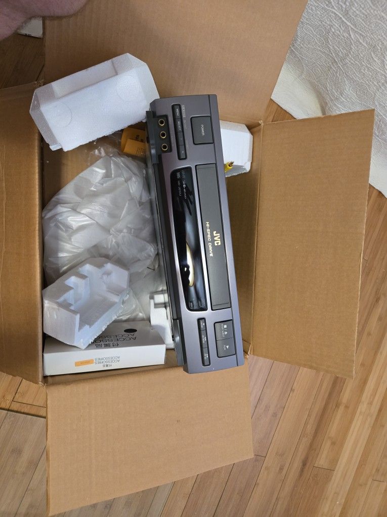 JVC HR-J610U HI FI VHS Player