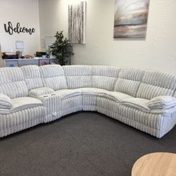 Power Reclining Sectional 