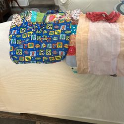 Clothes Shopping  Bags    Measure 19 X 19    $3 Each