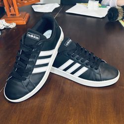 Adidas Black Men’s shoes -Size 8 / Women’s 9.5