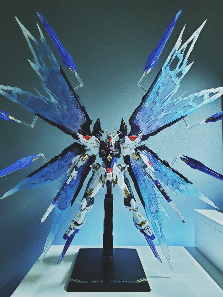 Tamashii Nations Metal Build Strike Freedom Soul Blue Ver. & Wing of Light Option Set