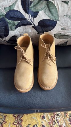 Like New HighTop Clarks Boots