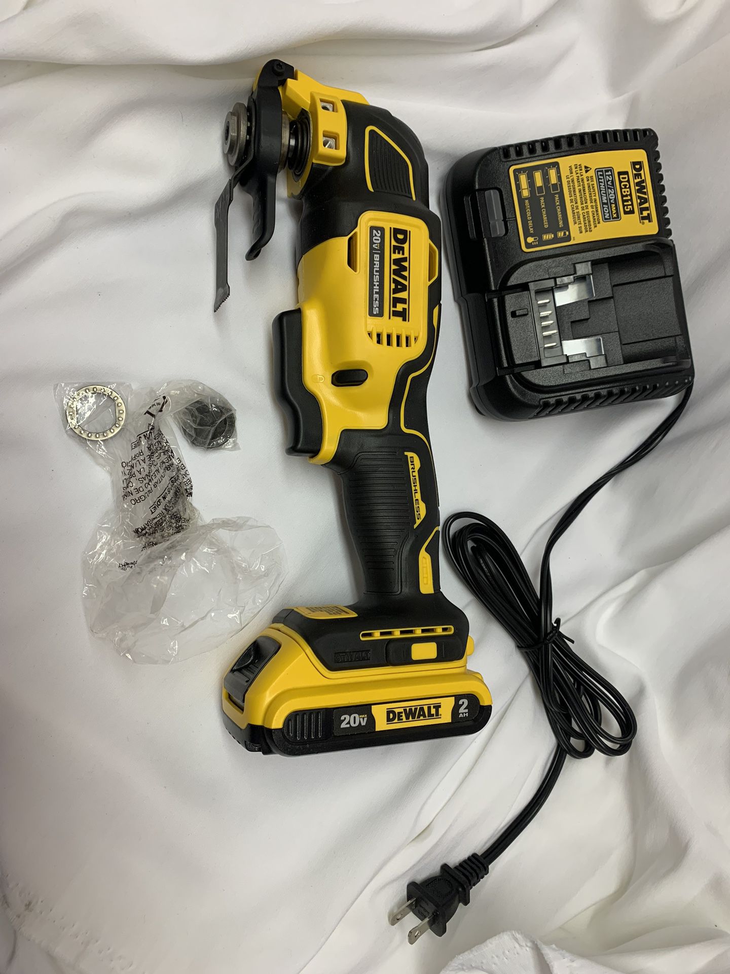 DeWalt DCS354B Atomic 20V MAX 20-Volt Cordless Oscillating Tool! Complete!  Shipping Available for Sale in West Hollywood, CA OfferUp