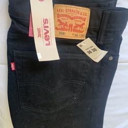 New Men’s Levi’s 