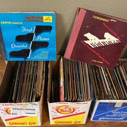 Vintage Classic Music 4 Record Albums And Record Player