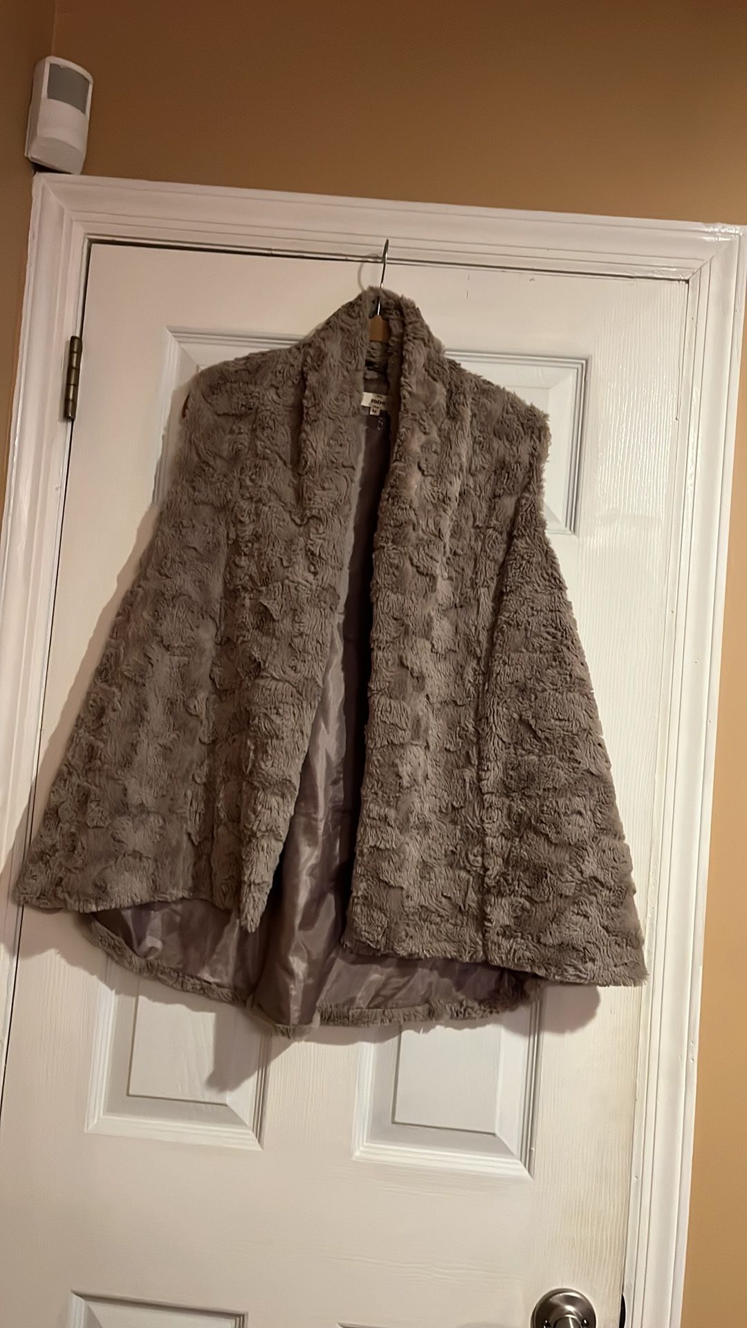 Entro cape style faux fur cape with armholes