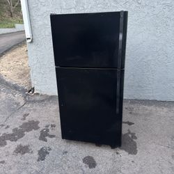 21 Cubics Household Refrigerator Fridge Freezer Great For Garage GE Hard To Find Size