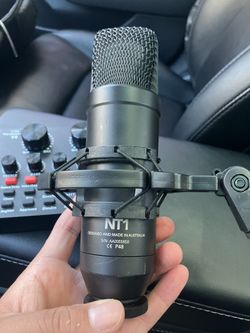 Rode Nt1 Microphone/ Audio Interface /xlr Cable