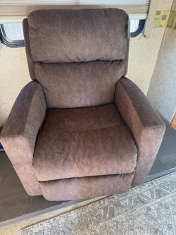 Brown Lazyboy Recliner NEW