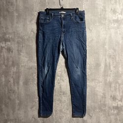 Women’s Levi’s Skinny Jeans