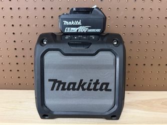 NEW! Makita XRM08B 12V/18V Bluetooth Job Site Speaker w/6Ah Battery