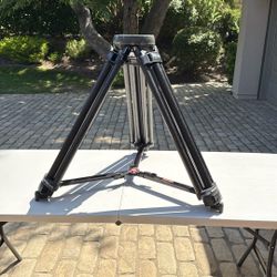 OConnor Carbon Fiber Tripod Legs + Spreader + Tuffpak Case – 100mm Bowl