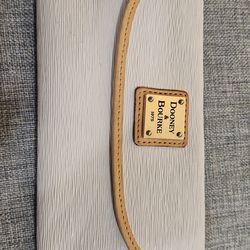 Dooney & Bourke White wallet