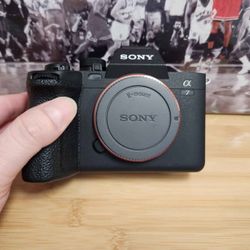 Sony a7iv Mirrorless Camera 