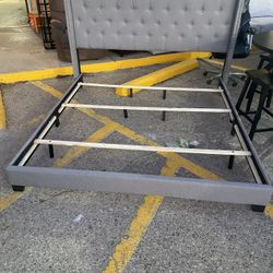 Beautiful King Size Bed! Delivery Available!