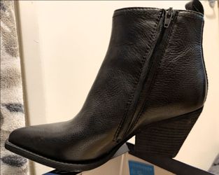 Zodiac Black boots