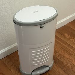 Dekor Diaper Pail 