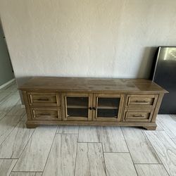 Entertainment center