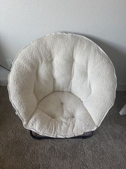 Kids saucer chair