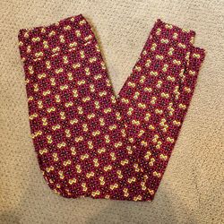 NWOT Lularoe Tall & Curvy Funky legging. Inseam 27”