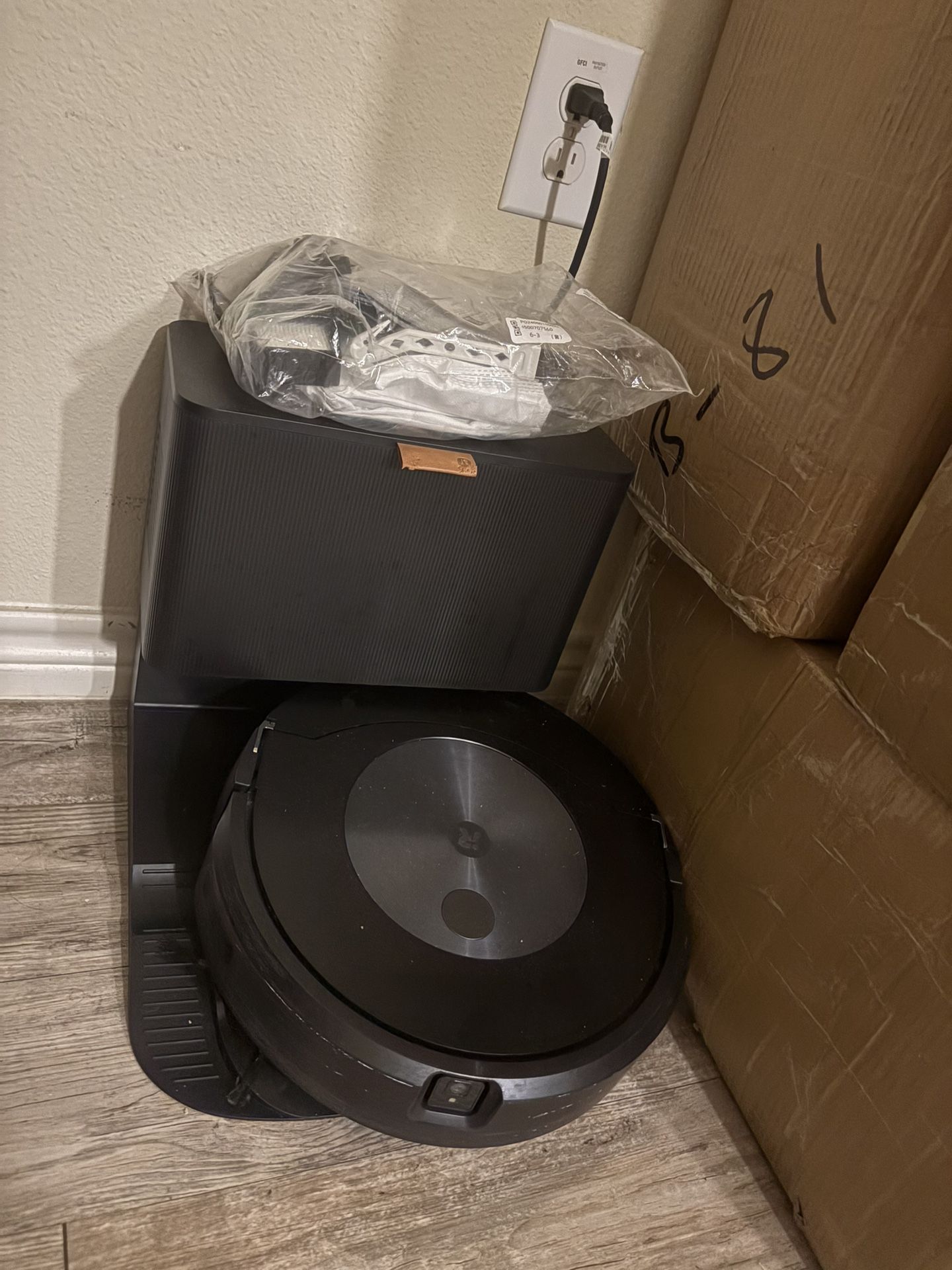 Roomba j7+