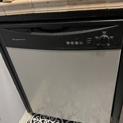 Frigidaire 24" Dishwasher