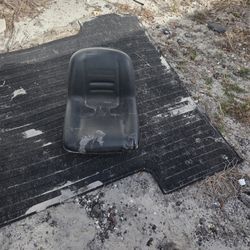 ((READ AD))((SEAT TROYBILT)) Zeroturn/Rider Mower 