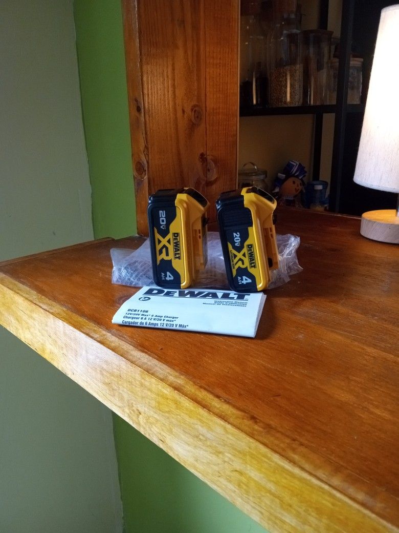 DeWalt 20 V New. XR Batteries 4.0 AH Lithium X2