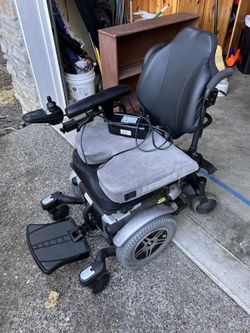 Electric Wheelchair