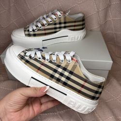 Burberry Shoes 