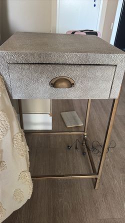 Side/end table