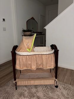 Vintage Carter bassinet