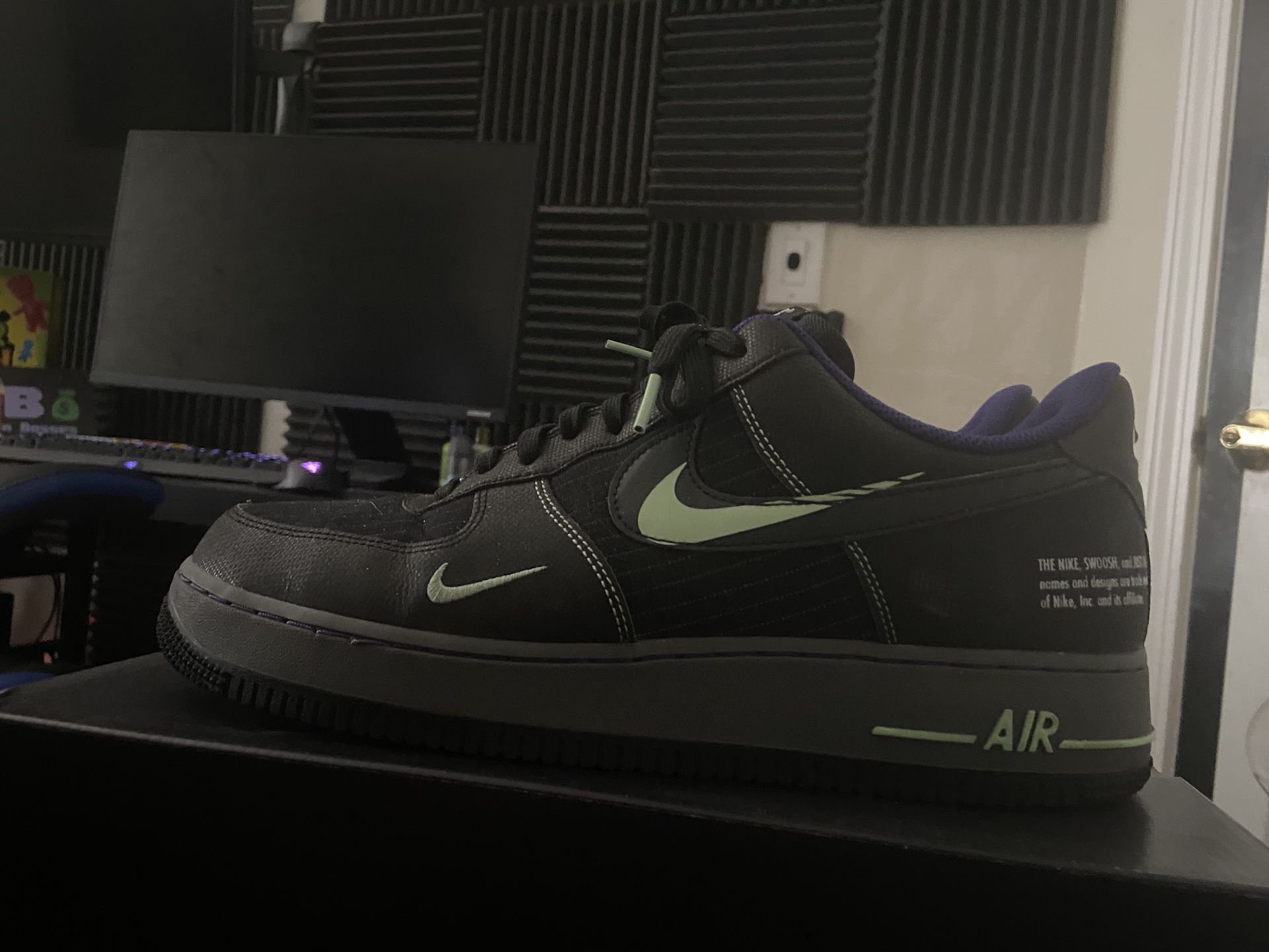 Air Force 1 Size 10.5 (3M crazy👀)