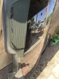 99-06 Tahoe Window Gmc/Cadillac