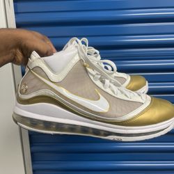 Air Max Lebron 7 Retro QS China Moon 